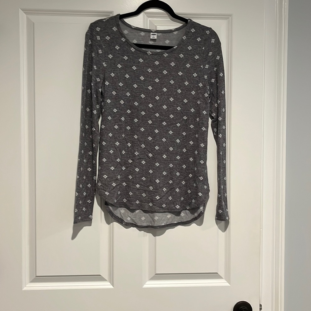 Women’s soft long-sleeve blouse